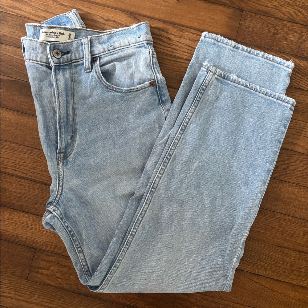 Abercrombie Curve Love Ankle Straight Jeans 6/28